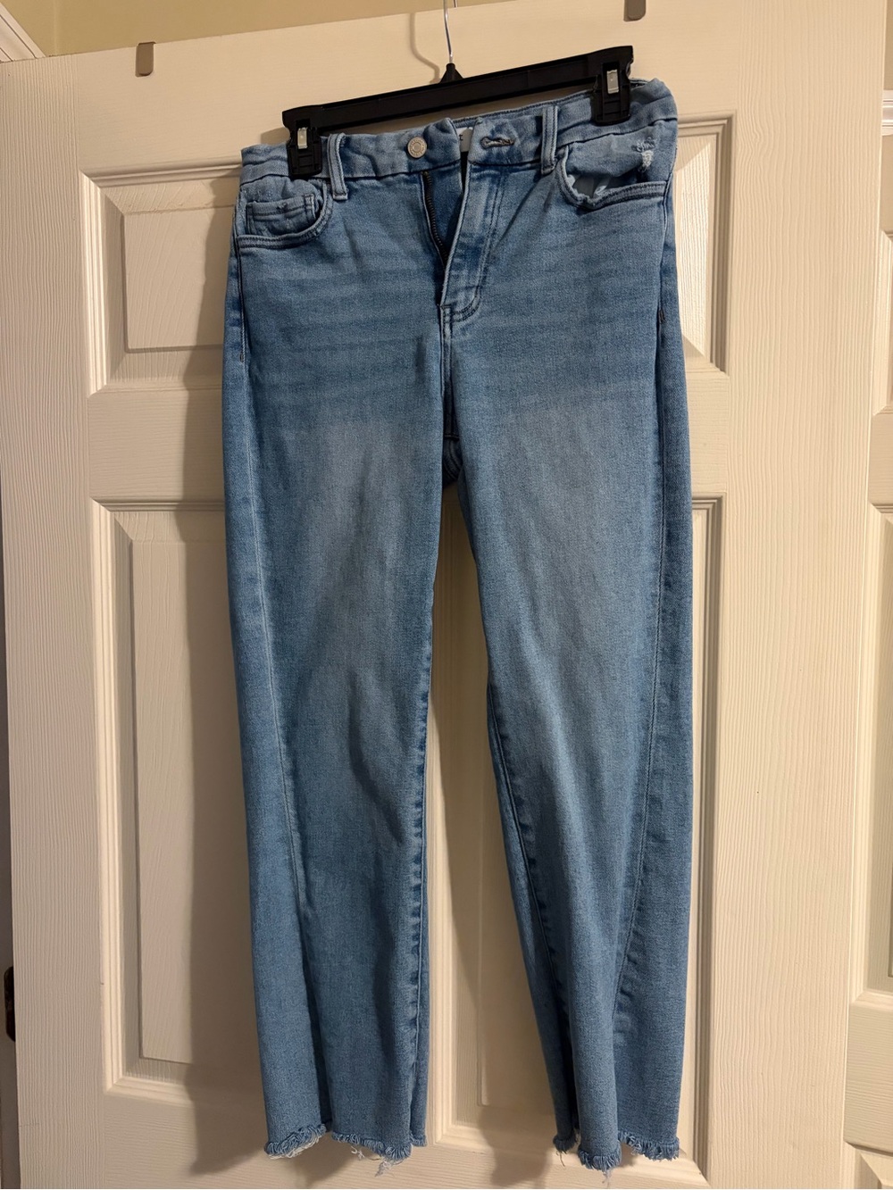 Women’s Light Blue Cropped Straight Jeans